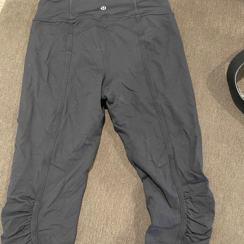 Lululemon black leggings